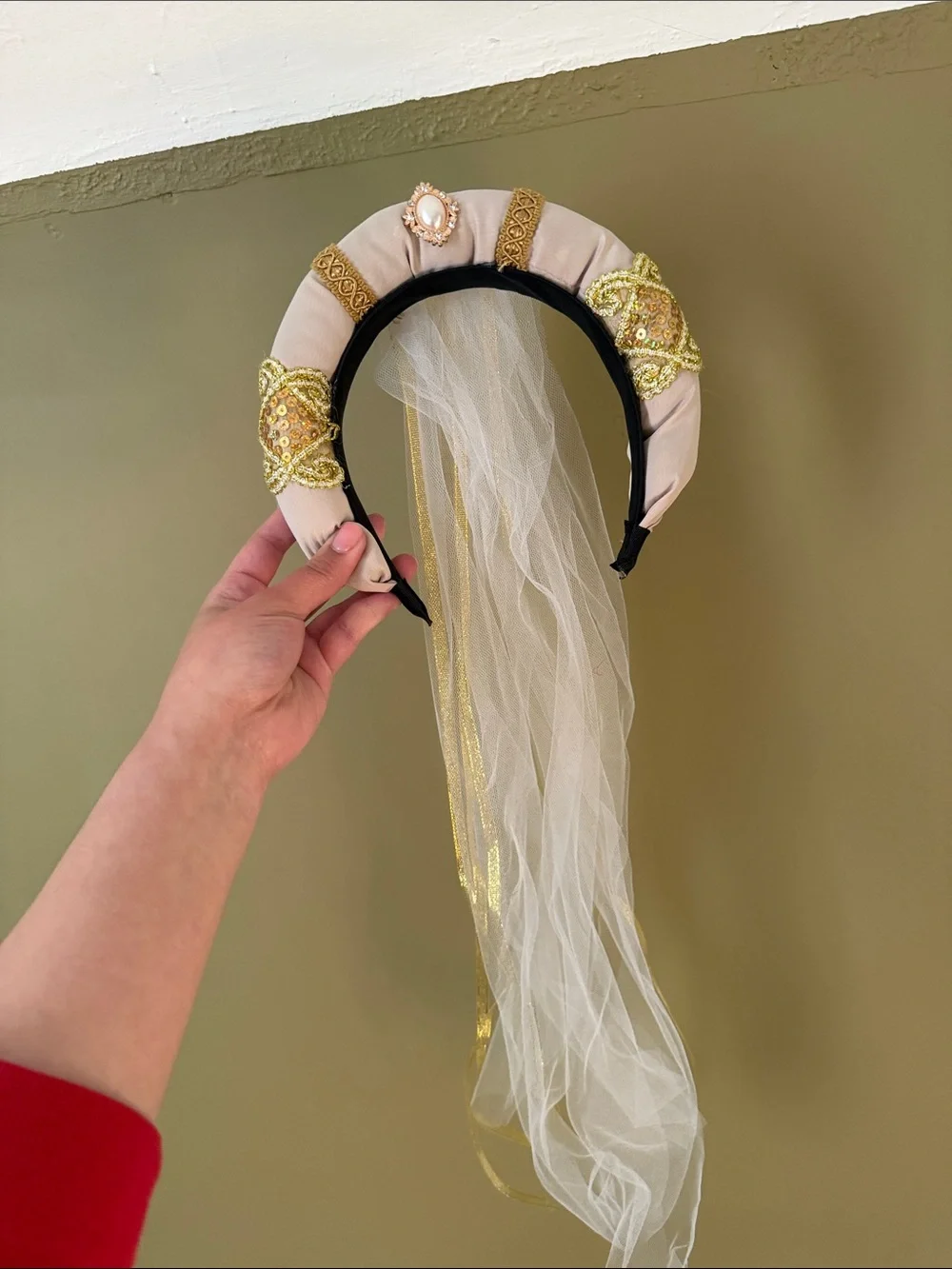 Cream Tudor Medieval Headdress